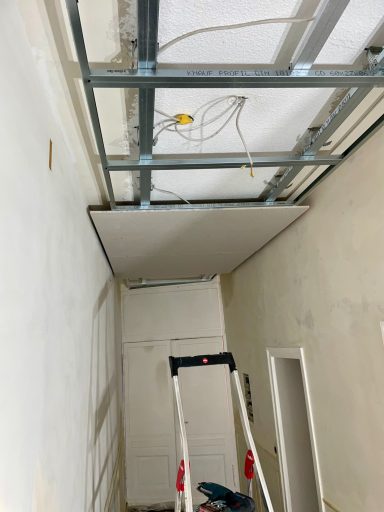 Decken abhängen und LED Beleuchtung